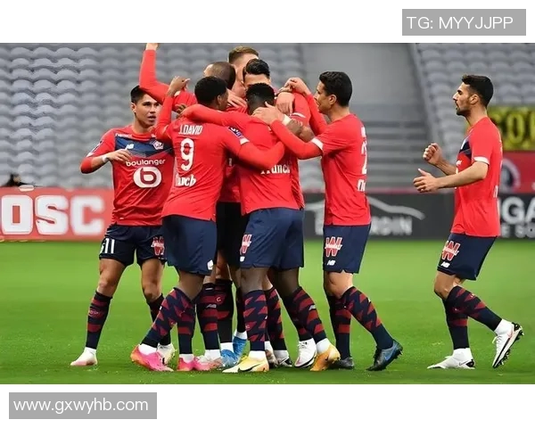 卡尔维纳与布拉格的精彩对决揭示足球战术与团队合作的魅力 卡尔维纳与布拉格的精彩对决揭示足球战术与团队合作的魅力